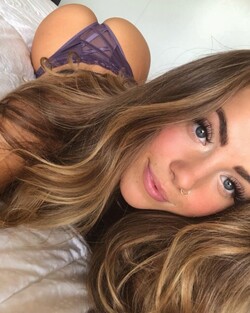 The Over The Shoulder Ass Selfie